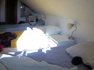 Free Live Webcam Models camsoda voyeurcam-julmodels-bed-3