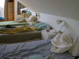 Cams Model camsoda voyeurcam-julmodels-bed-3