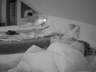 Sexe Model camsoda voyeurcam-julmodels-bed-3