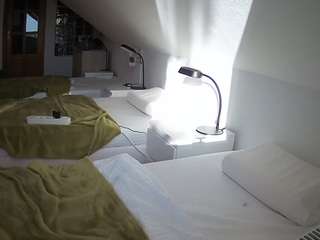 voyeurcam-julmodels-bed-3 Live Webcam on CamSoda