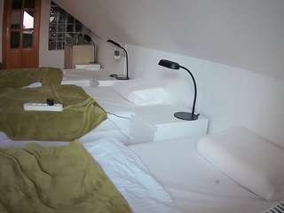 voyeurcam-julmodels-bed-3