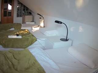 voyeurcam-julmodels-bed-3