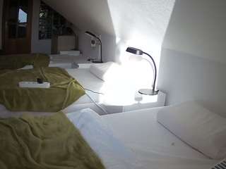 voyeurcam-julmodels-bed-3