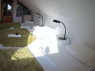 voyeurcam-julmodels-bed-3