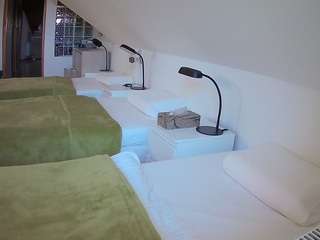 voyeurcam-julmodels-bed-3