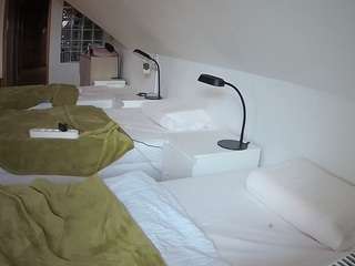 voyeurcam-julmodels-bed-3 Live Webcam on CamSoda