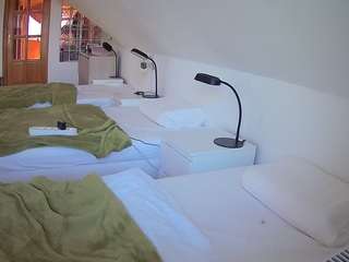 voyeurcam-julmodels-bed-3