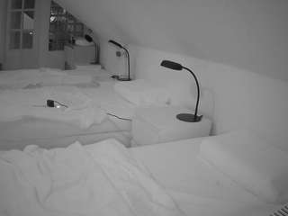 voyeurcam-julmodels-bed-3
