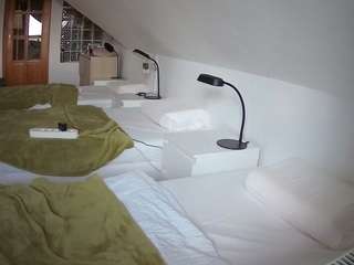 voyeurcam-julmodels-bed-3