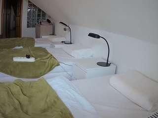 voyeurcam-julmodels-bed-3