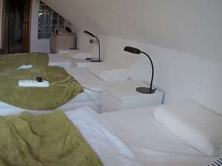 voyeurcam-julmodels-bed-3