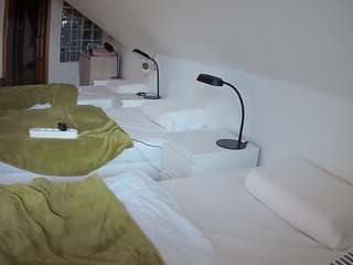voyeurcam-julmodels-bed-3