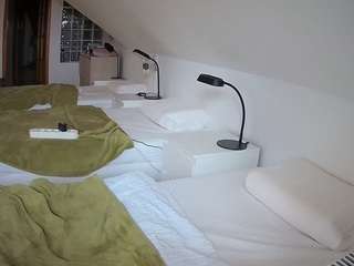 voyeurcam-julmodels-bed-3