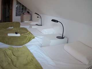 voyeurcam-julmodels-bed-3