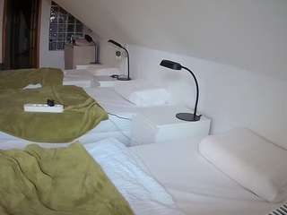 voyeurcam-julmodels-bed-3
