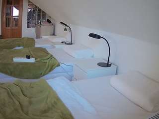 voyeurcam-julmodels-bed-3
