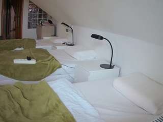 voyeurcam-julmodels-bed-3