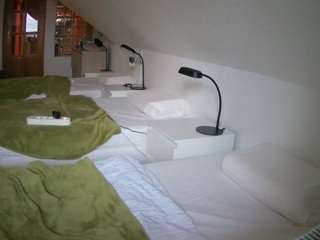 voyeurcam-julmodels-bed-3