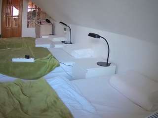 voyeurcam-julmodels-bed-3 Live Webcam on CamSoda