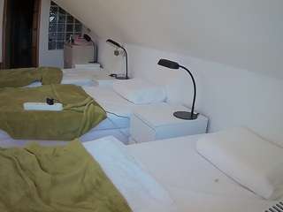 voyeurcam-julmodels-bed-3 webcam model