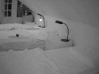 voyeurcam-julmodels-bed-3 Live Webcam on CamSoda