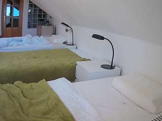 voyeurcam-julmodels-bed-3
