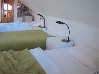voyeurcam-julmodels-bed-3