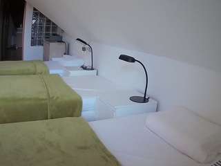 voyeurcam-julmodels-bed-3