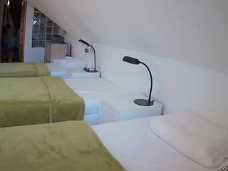 voyeurcam-julmodels-bed-3