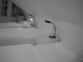 voyeurcam-julmodels-bed-3