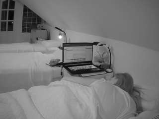 voyeurcam-julmodels-bed-3