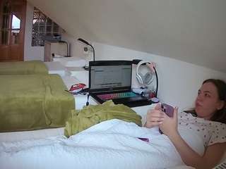 voyeurcam-julmodels-bed-3