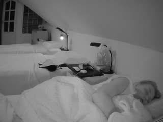 voyeurcam-julmodels-bed-3