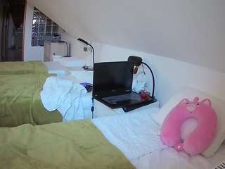 voyeurcam-julmodels-bed-3