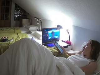 voyeurcam-julmodels-bed-3 Webcam Model Profile
