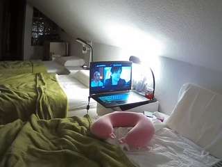 voyeurcam-julmodels-bed-3