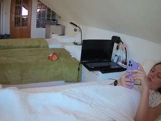 voyeurcam-julmodels-bed-3 - Live Cam
