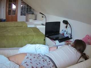 voyeurcam-julmodels-bed-3