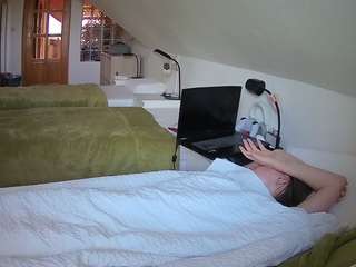 voyeurcam-julmodels-bed-3 - Live Cam