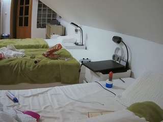 voyeurcam-julmodels-bed-3 - Live Cam