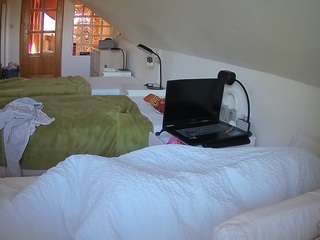 voyeurcam-julmodels-bed-3 - Live Cam