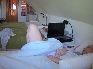 voyeurcam-julmodels-bed-3 Thumb Image