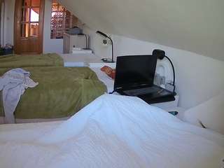 voyeurcam-julmodels-bed-3