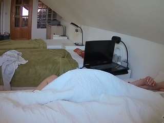 voyeurcam-julmodels-bed-3