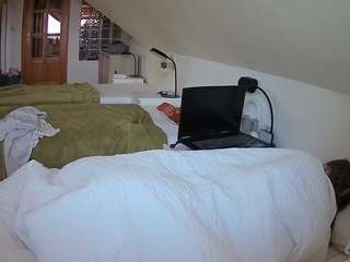 voyeurcam-julmodels-bed-3