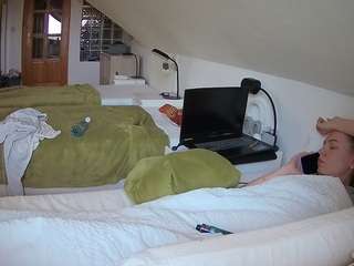 voyeurcam-julmodels-bed-3