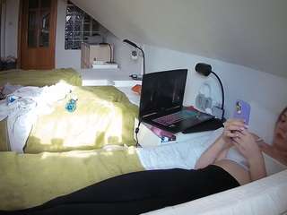 voyeurcam-julmodels-bed-3