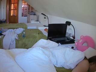voyeurcam-julmodels-bed-3 - Live Cam