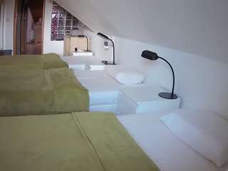 voyeurcam-julmodels-bed-3 webcam model