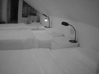 voyeurcam-julmodels-bed-3